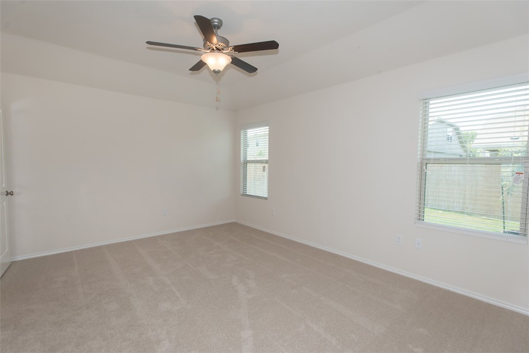 5717 Southerner Way Austin, TX 78747 - Photo 8 of 17