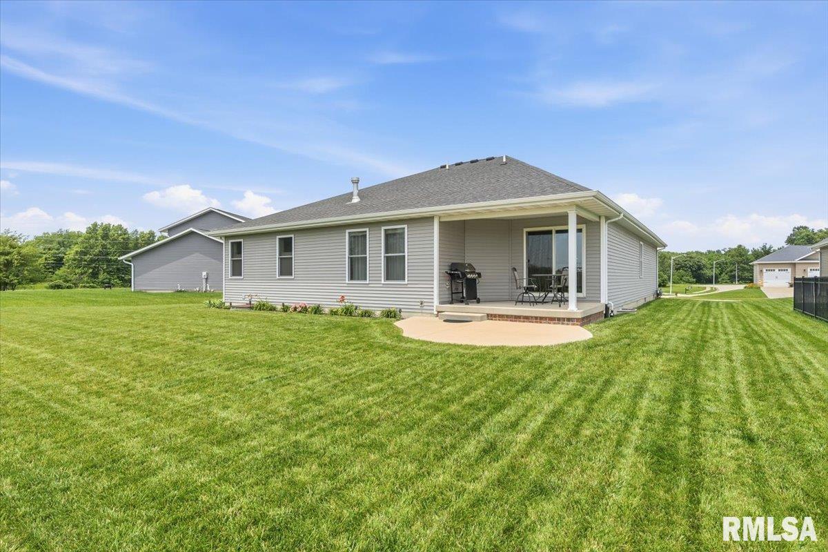 2820 Castlerock Ridge Springfield, IL 62711 - Photo 33 of 43