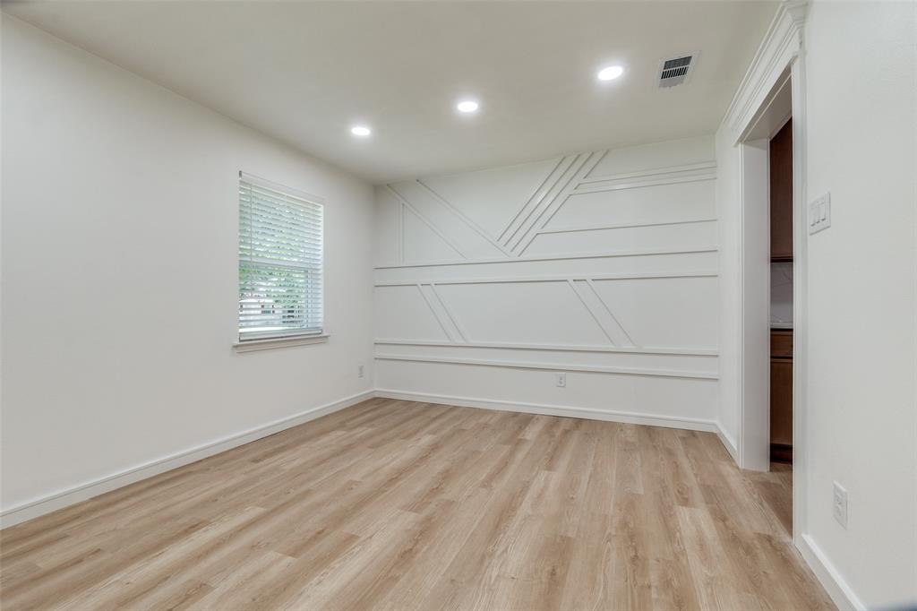 5323 Blaney Way Dallas, TX 75227 - Photo 12 of 36