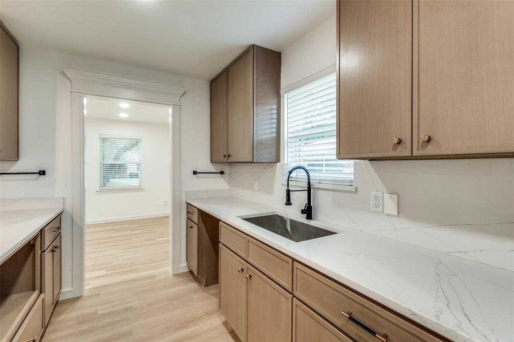 5323 Blaney Way Dallas, TX 75227 - Photo 23 of 36