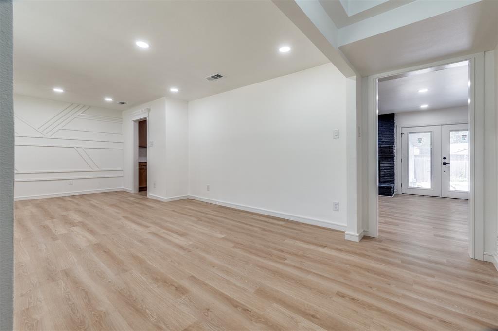 5323 Blaney Way Dallas, TX 75227 - Photo 7 of 36