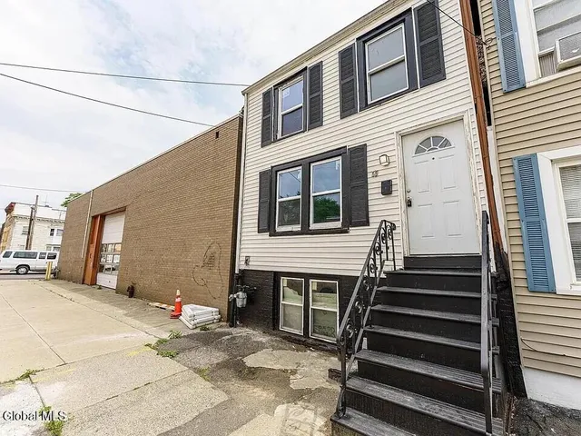 $1,700 | 59 Bradford Street, Albany, NY 12206