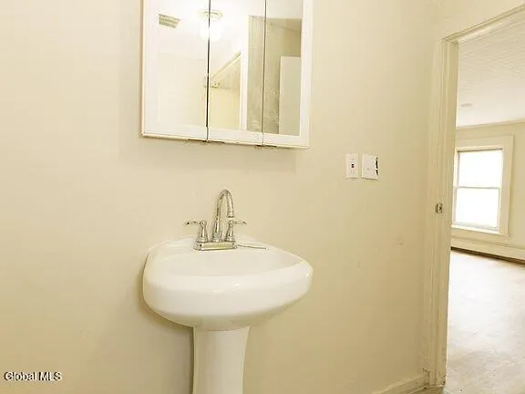 $1,700 | 59 Bradford Street, Albany, NY 12206