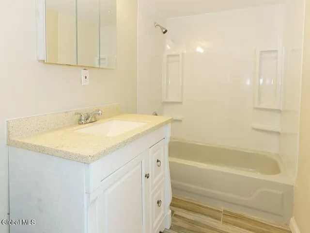 $1,700 | 59 Bradford Street, Albany, NY 12206