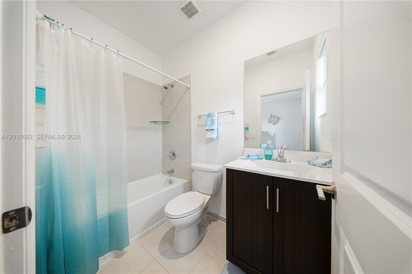 18236 Southwest 148th Road Miami, FL 33187 - Photo 11 of 24