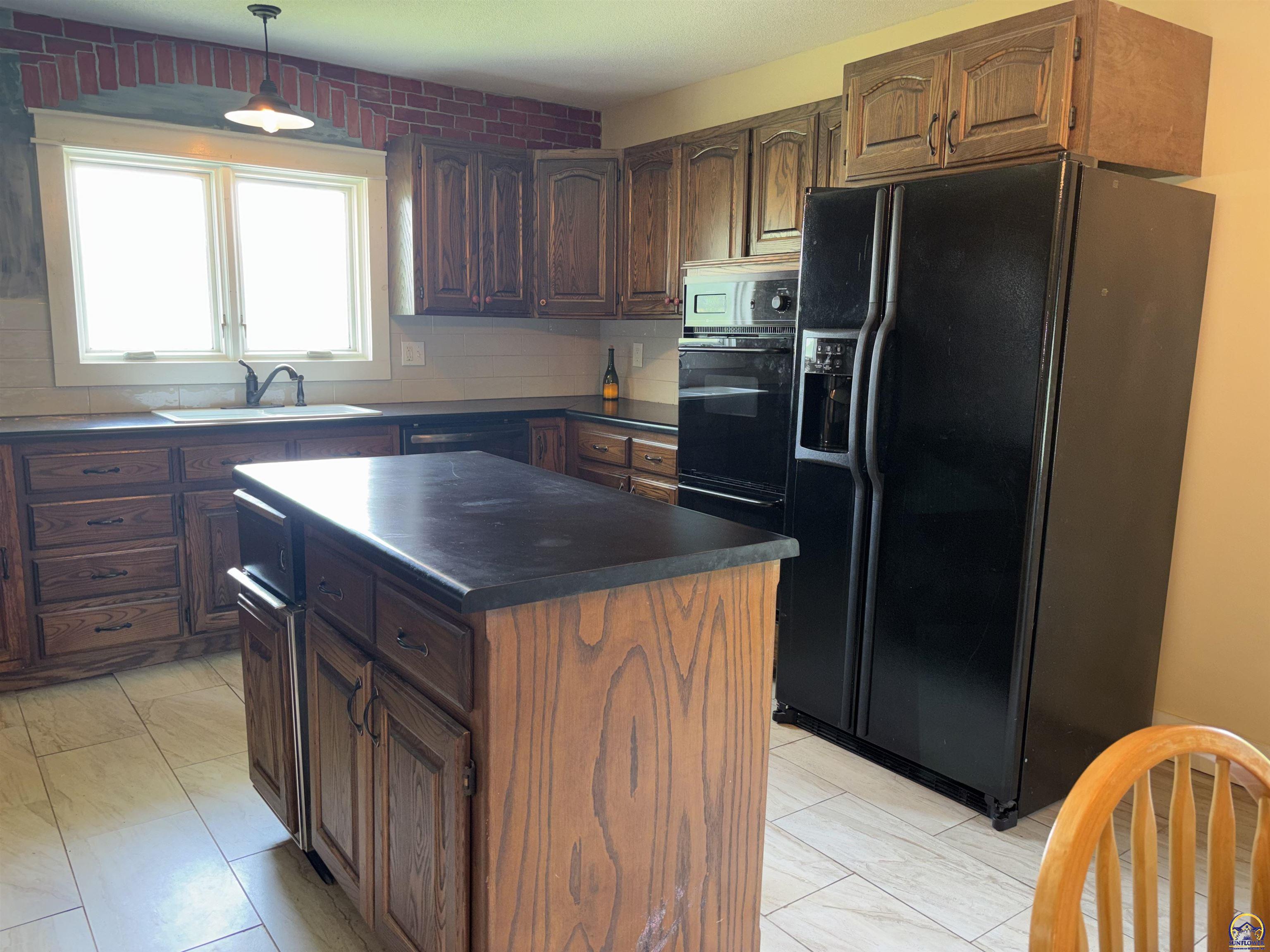 1761 Rd B2 Emporia, KS 66801 - Photo 9 of 25