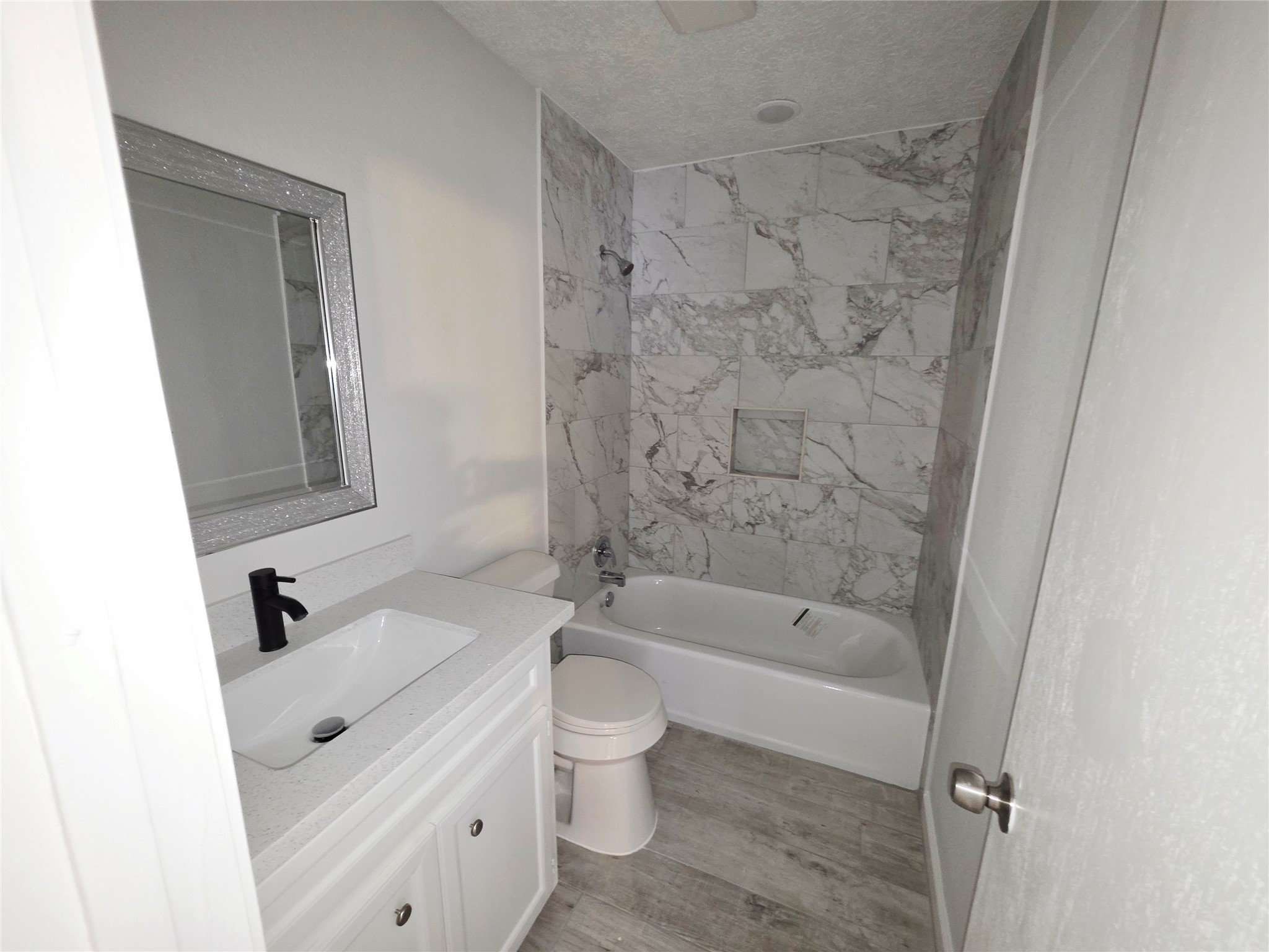 9713 Yuma Street Houston, TX 77029 - Photo 11 of 18 Hall Batrhoom