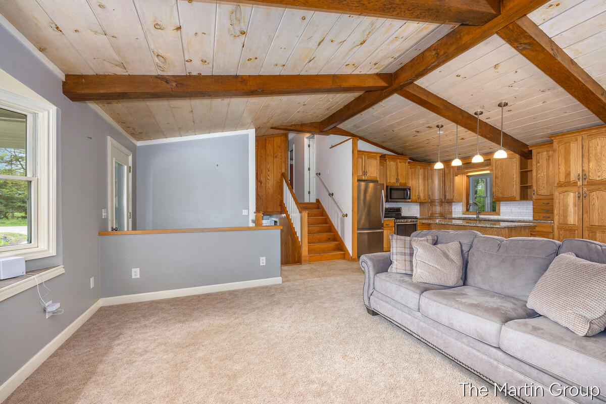6610 Riga Avenue Northeast Rockford, MI 49341 - Photo 8 of 50 Living Room