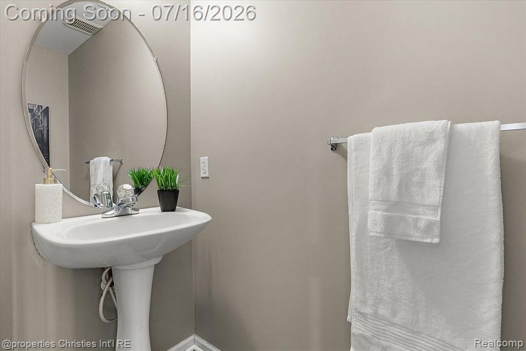 1422 Raliegh Place Troy, MI 48084 - Photo 17 of 39