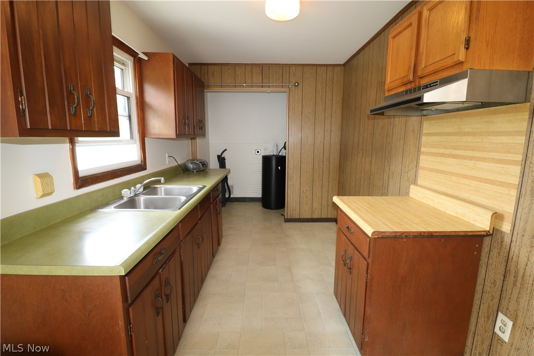 1881 Snyder Road Willard, OH 44890 - Photo 2 of 11