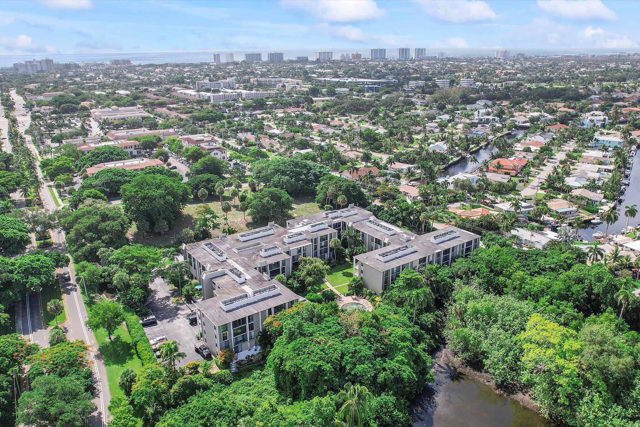 501 Southwest 11th Place, Unit 418 Boca Raton, FL 33432 - Photo 2 of 22 37-501 SW 11th Place Apt 418_037