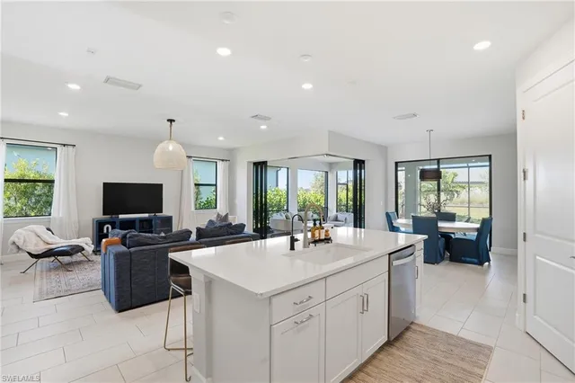 $725,000 | 1888 Terreno Boulevard, Naples, FL 34120