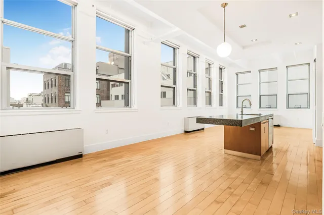 $2,099,900 | 55 Berry Street, Unit 4F | Williamsburg