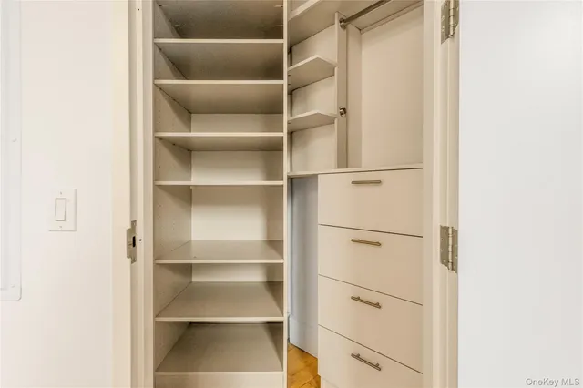 $2,099,900 | 55 Berry Street, Unit 4F | Williamsburg