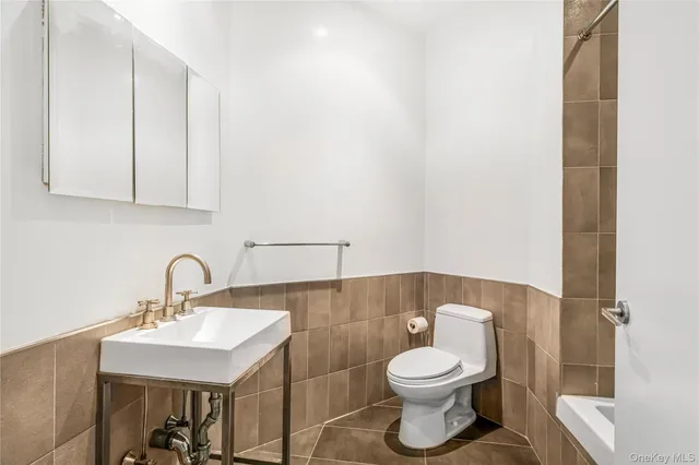 $2,099,900 | 55 Berry Street, Unit 4F | Williamsburg