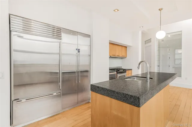$2,099,900 | 55 Berry Street, Unit 4F | Williamsburg