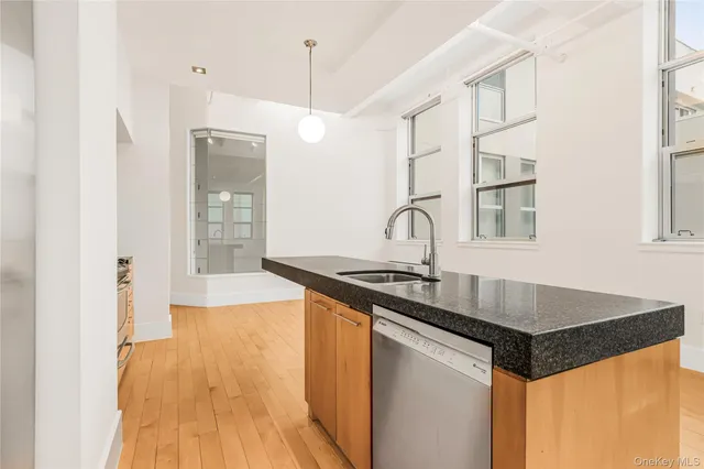 $2,099,900 | 55 Berry Street, Unit 4F | Williamsburg