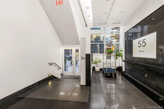 $2,099,900 | 55 Berry Street, Unit 4F | Williamsburg