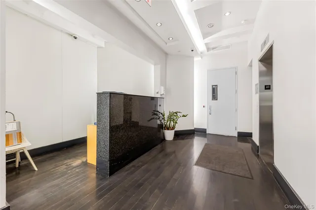 $2,099,900 | 55 Berry Street, Unit 4F | Williamsburg