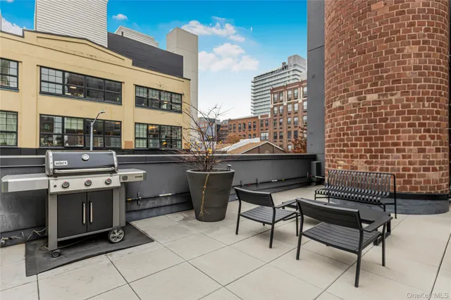 $2,099,900 | 55 Berry Street, Unit 4F | Williamsburg
