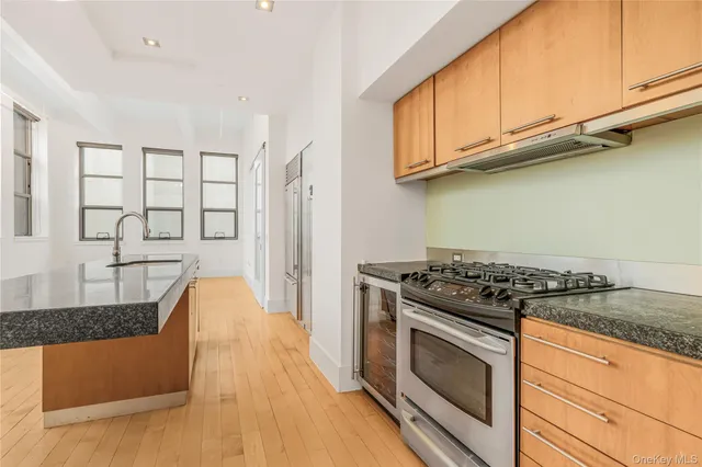 $2,099,900 | 55 Berry Street, Unit 4F | Williamsburg