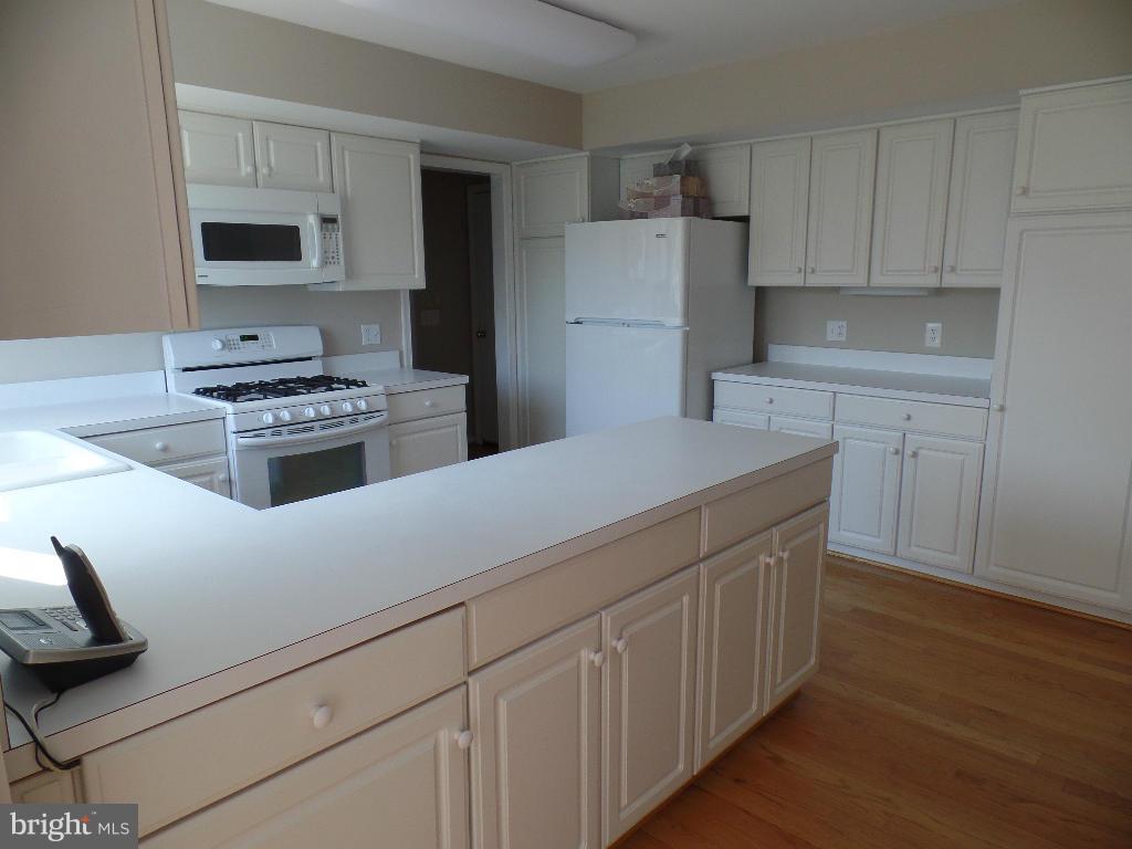 8504 Ellicott View Road Ellicott City, MD 21043 - Photo 7 of 30 Kitchen