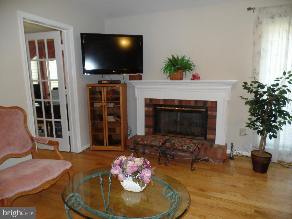 8504 Ellicott View Road Ellicott City, MD 21043 - Photo 10 of 30 Family Room