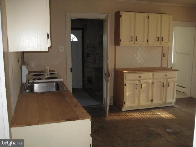 115 Maple Avenue Goldsboro, MD 21636 - Photo 5 of 12 Kitchen