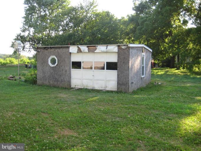 115 Maple Avenue Goldsboro, MD 21636 - Photo 8 of 12 Garage 1