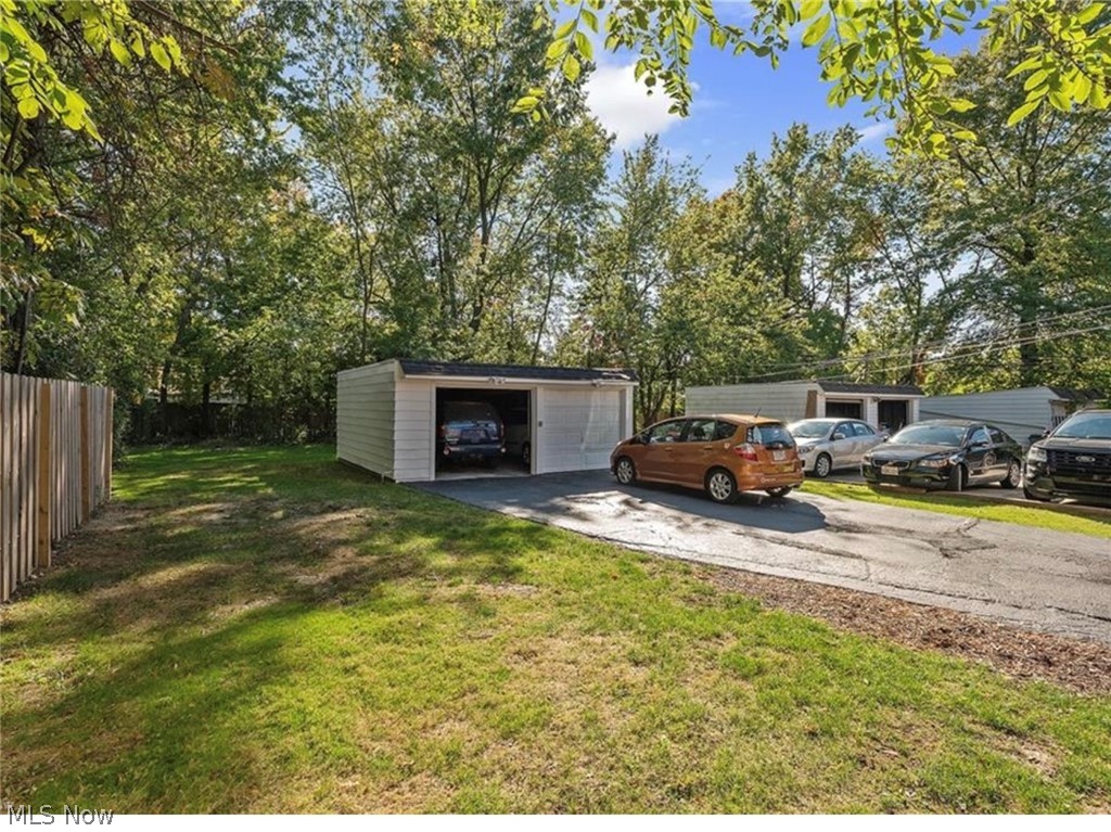 13834 Cedar Road University Heights, OH 44118 - Photo 16 of 27
