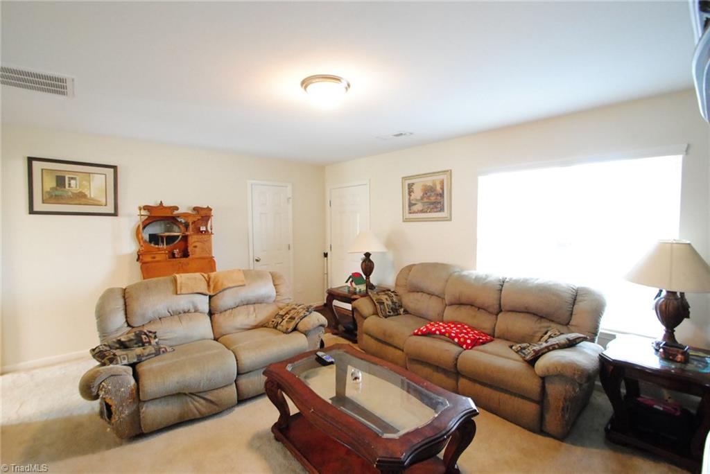783 Bitting Hall Circle Rural Hall, NC 27045 - Photo 5 of 11 Living Room