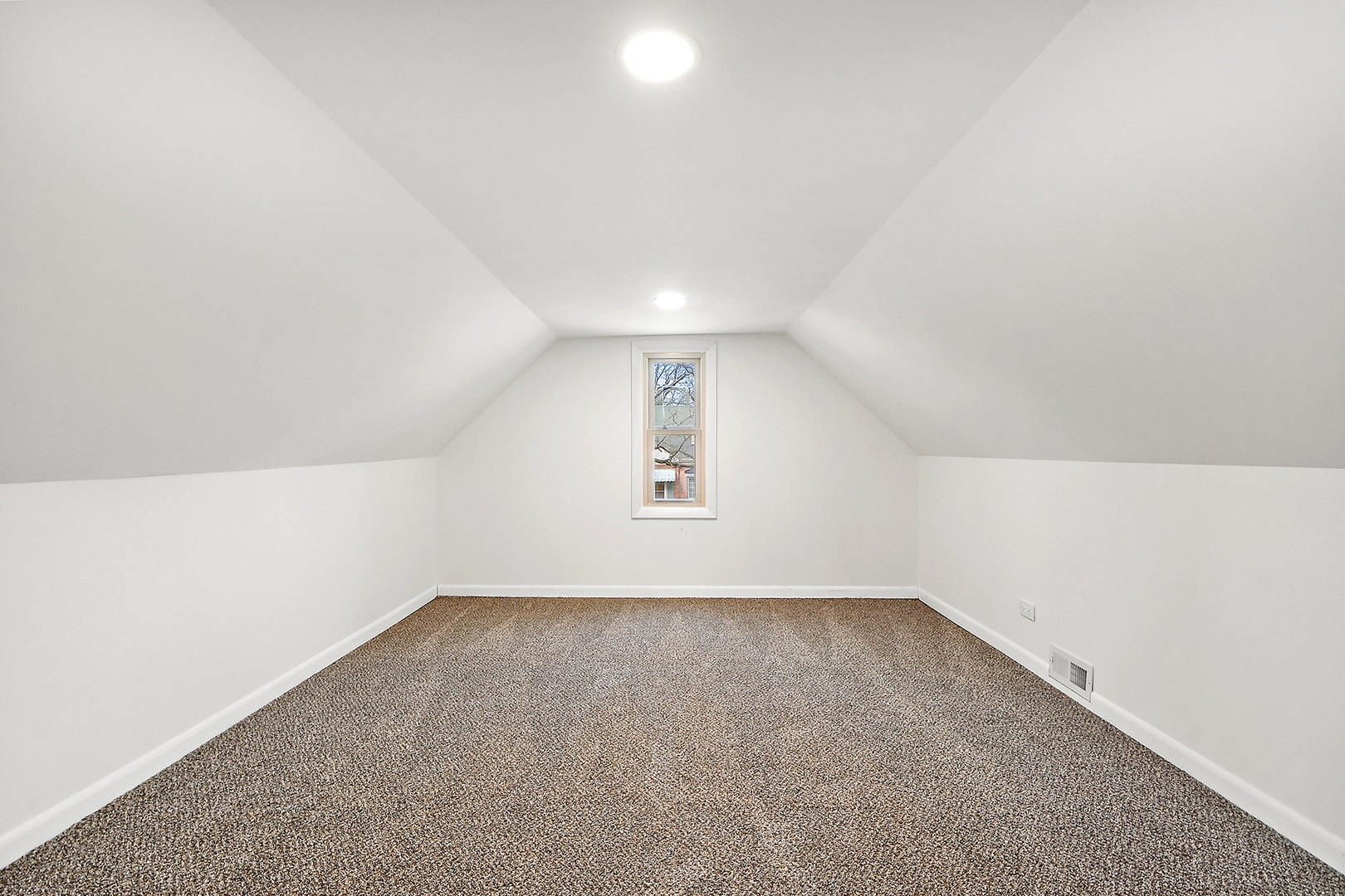 1607 Pine Road Homewood, IL 60430 - Photo 25 of 49 an empty room with a window