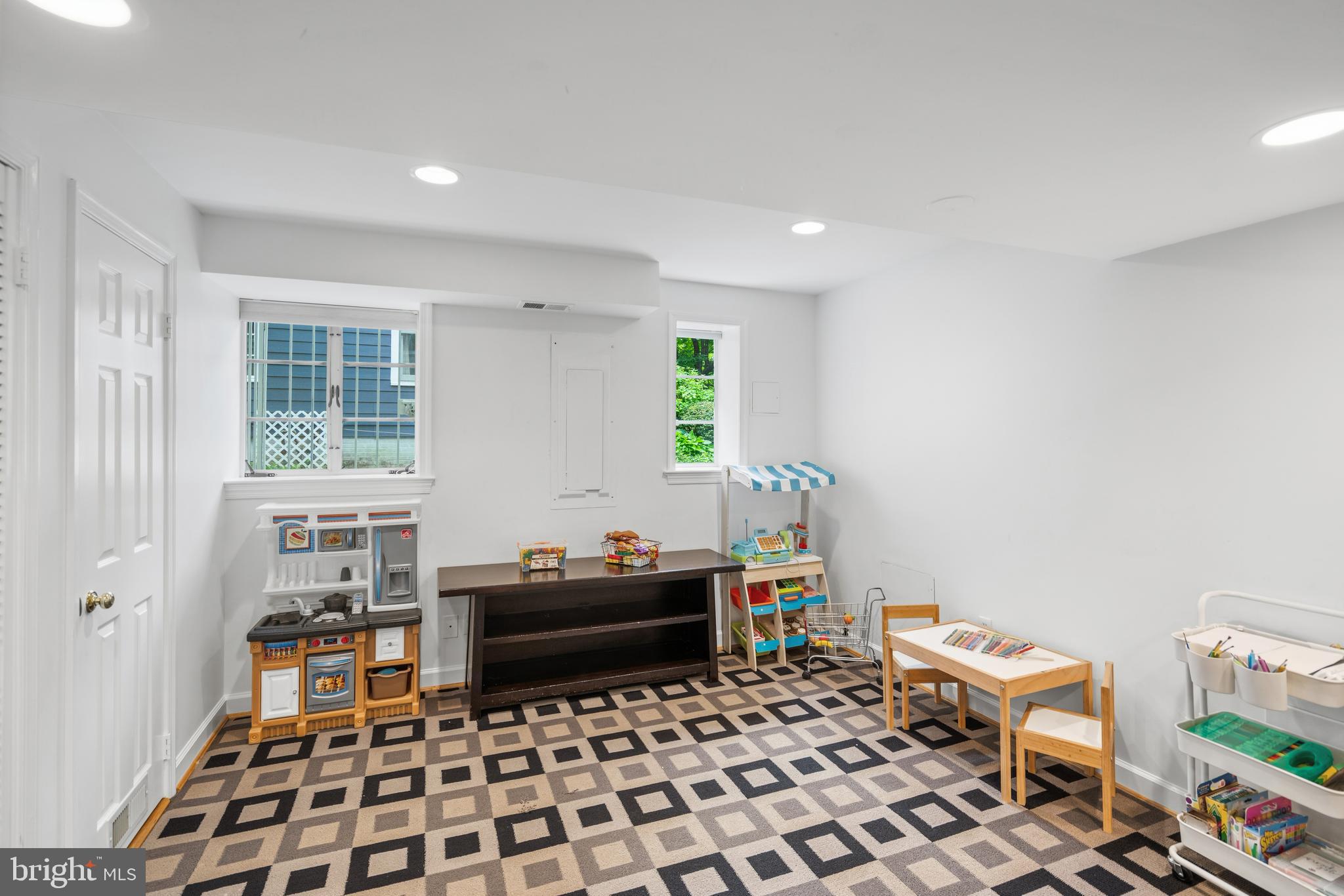 7301 Summit Avenue Chevy Chase, MD 20815 - Photo 47 of 59