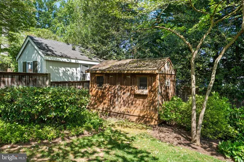 $1,729,000 | 7301 Summit Avenue, Chevy Chase, MD 20815