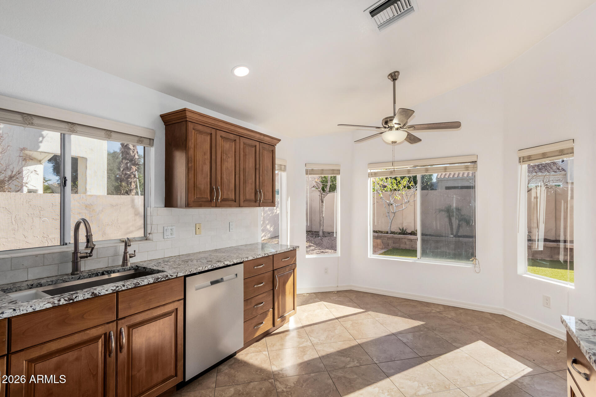 4109 East Mercer Lane Phoenix, AZ 85028 - Photo 18 of 37 16 - Mercer