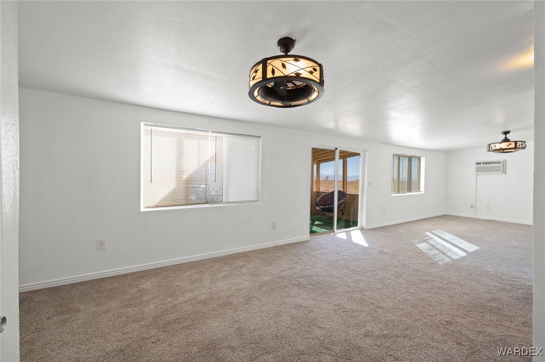 4874 Davis Road Golden Valley, AZ 86413 - Photo 16 of 72 Living Room