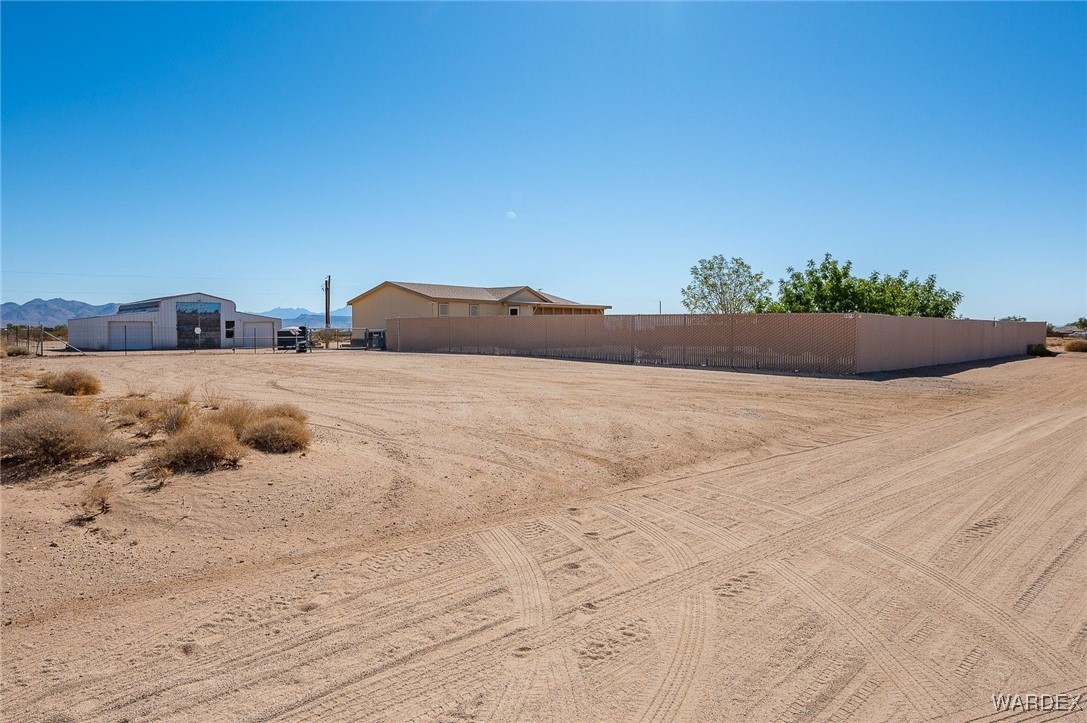 4874 Davis Road Golden Valley, AZ 86413 - Photo 3 of 72 Yard