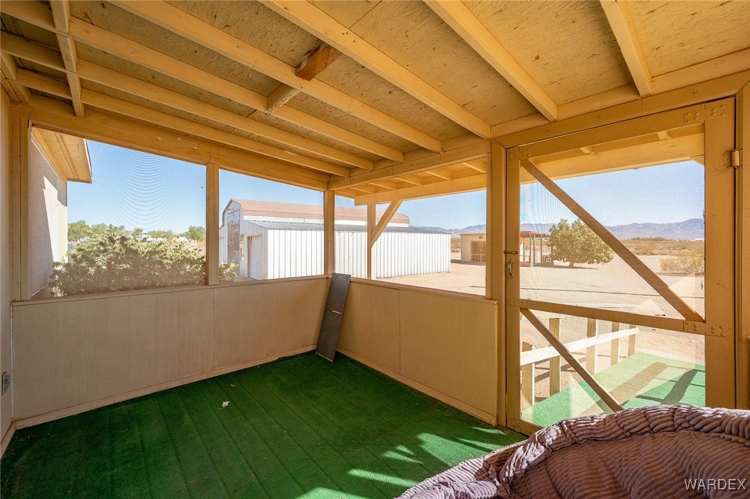4874 Davis Road Golden Valley, AZ 86413 - Photo 55 of 72 Sun Room