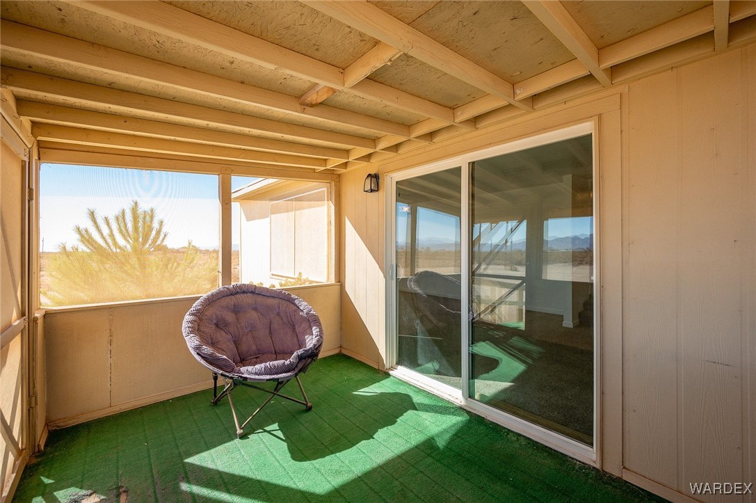 4874 Davis Road Golden Valley, AZ 86413 - Photo 56 of 72 Sun Room
