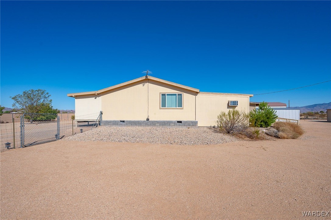 4874 Davis Road Golden Valley, AZ 86413 - Photo 59 of 72 Side of Structure