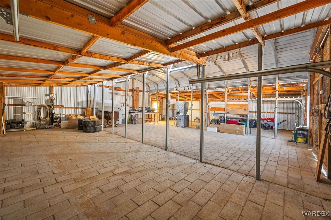 4874 Davis Road Golden Valley, AZ 86413 - Photo 65 of 72 Garage