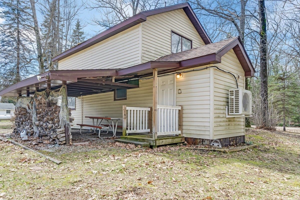 6992 Larry Street Hale, MI 48739 - Photo 4 of 51