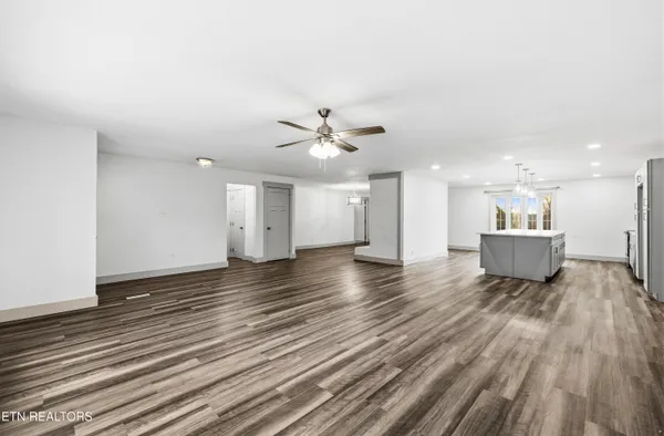 $739,900 | 8431 Rising Sun Drive, Corryton, TN 37721