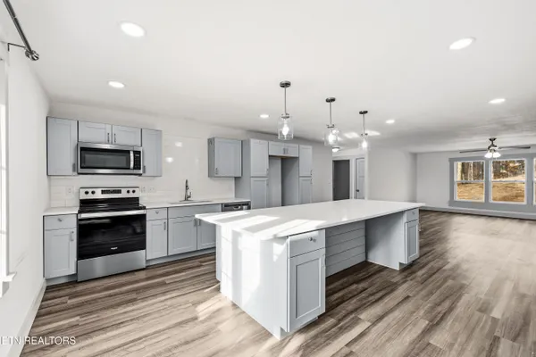 $729,900 | 8431 Rising Sun Drive, Corryton, TN 37721