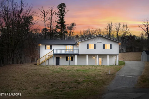 $739,900 | 8431 Rising Sun Drive, Corryton, TN 37721