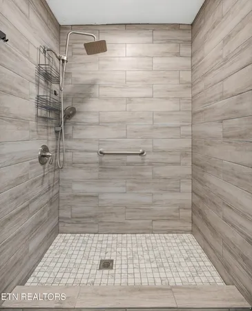 $739,900 | 8431 Rising Sun Drive, Corryton, TN 37721