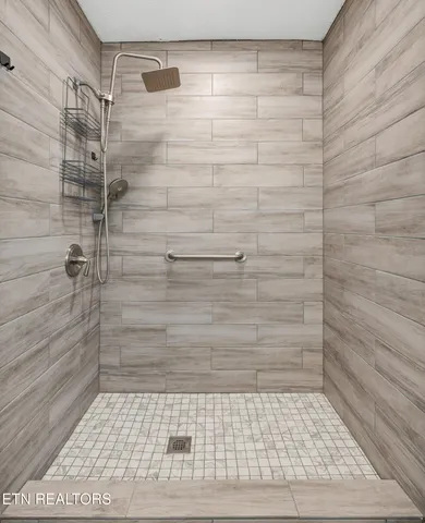 $749,500 | 8431 Rising Sun Drive, Corryton, TN 37721