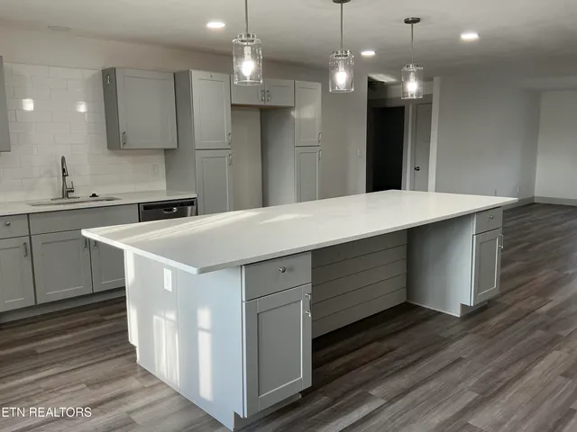 $749,500 | 8431 Rising Sun Drive, Corryton, TN 37721