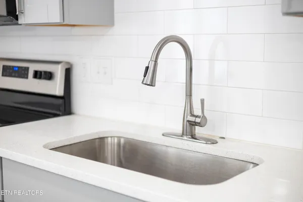 $739,900 | 8431 Rising Sun Drive, Corryton, TN 37721