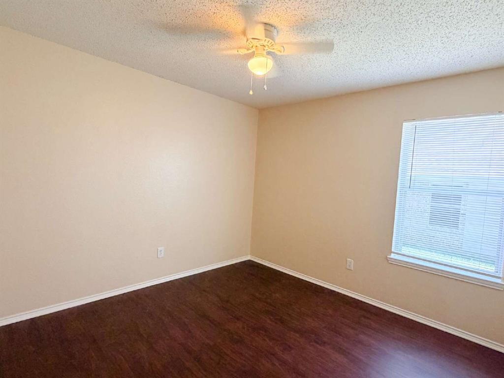 833 Edgehill Road Burleson, TX 76028 - Photo 21 of 28 Gallery Image 21